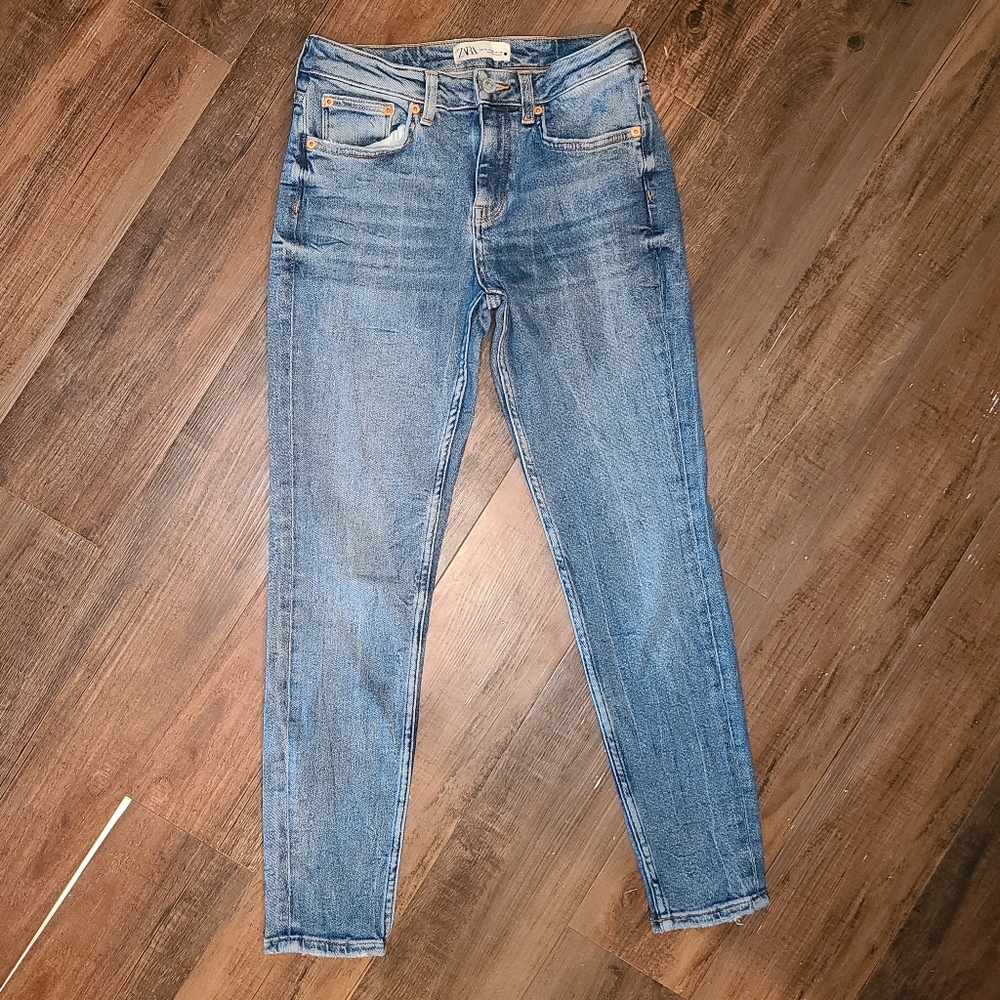Zara SZ. 8 Skinny jeans
